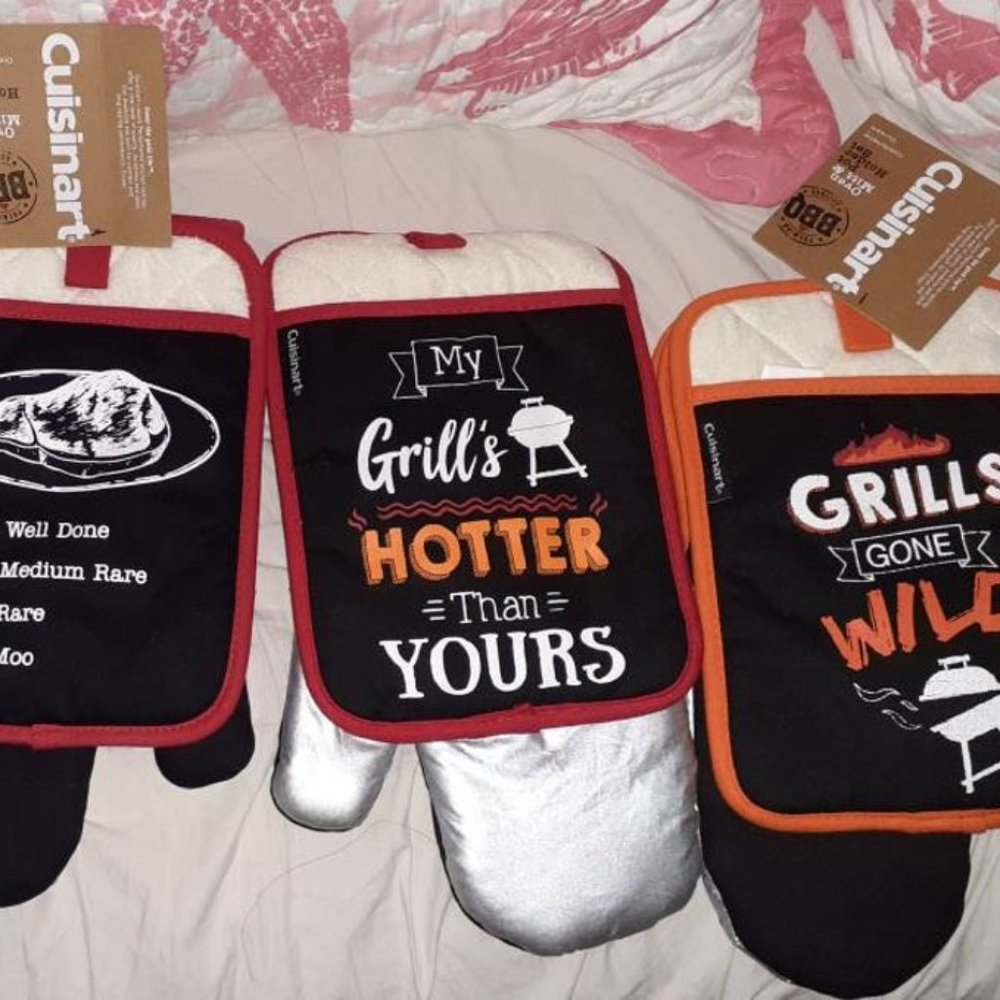 MY GRILL IS HOTTEST Cuisinart Oven Mitten and Pot